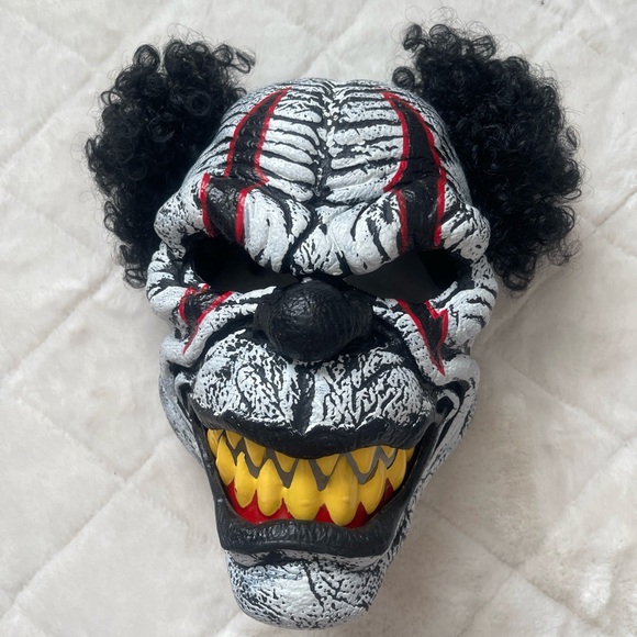 Creepy clown mask - Picture 1 of 2